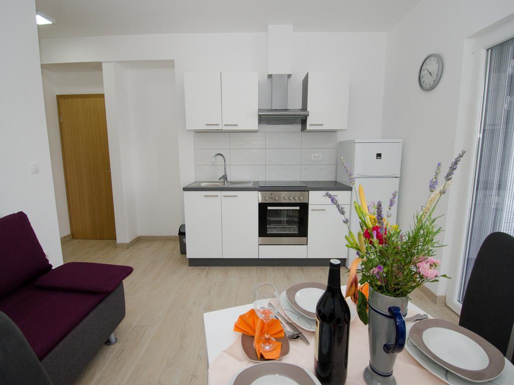Apartments Vesela Janjina Экстерьер фото